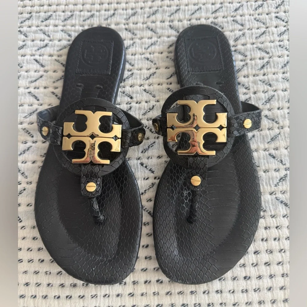 Tory Burch Black Logo Thong Sandals with Gold Emblem - Picture 1 of 4